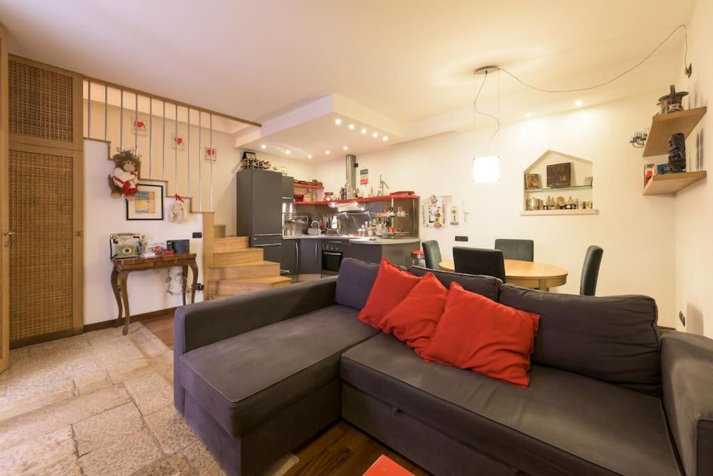 Traditional Apartment In Old City Bari Exterior photo